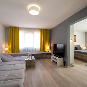 https://dimas-luxury-calm-apartment.primorskohotels.com